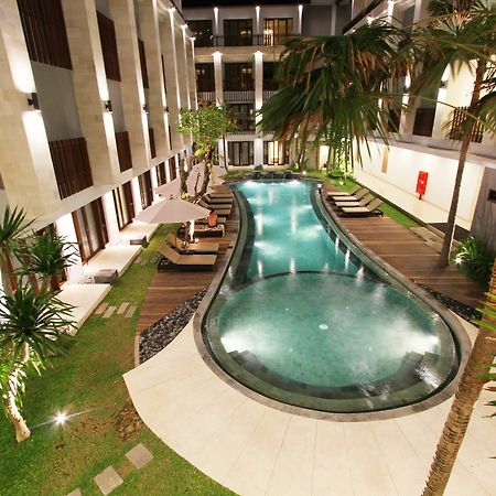 Grand La Walon Hotel Legian Dış mekan fotoğraf