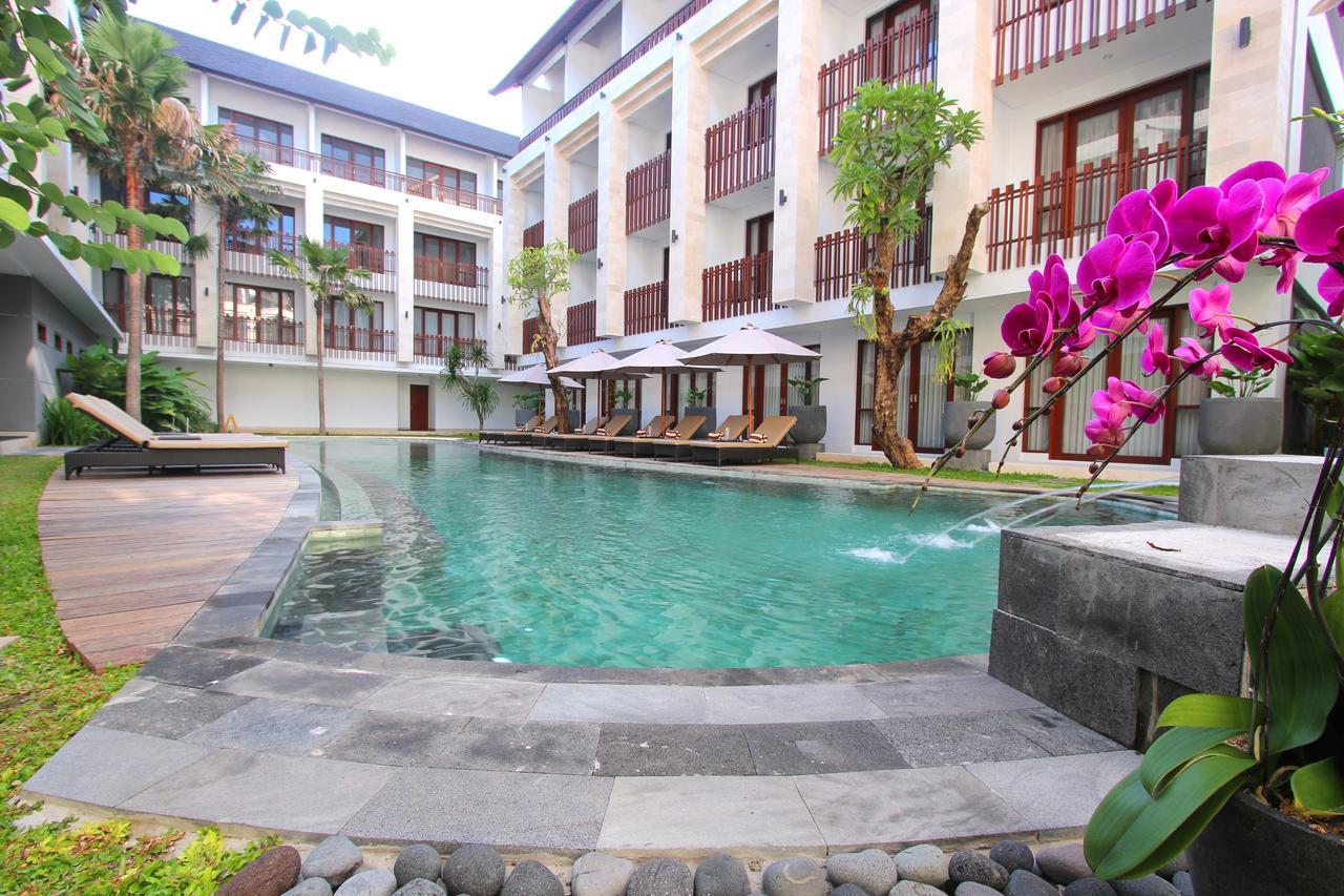Grand La Walon Hotel Legian Dış mekan fotoğraf