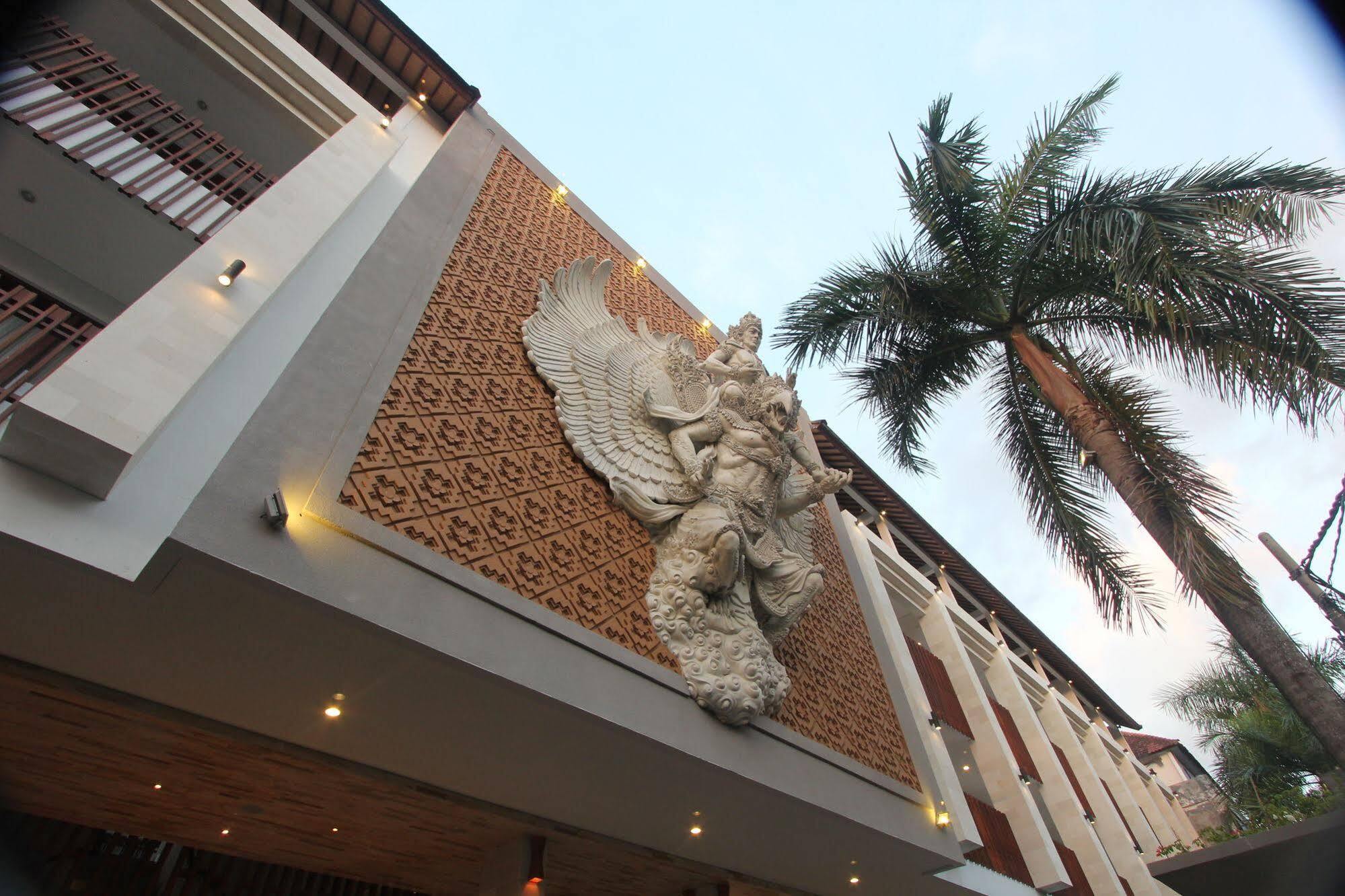 Grand La Walon Hotel Legian Dış mekan fotoğraf