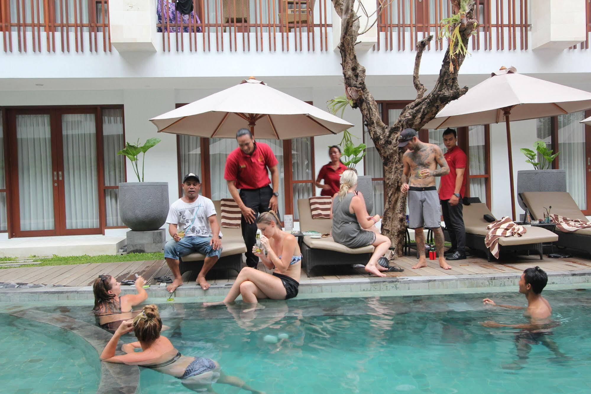 Grand La Walon Hotel Legian Dış mekan fotoğraf
