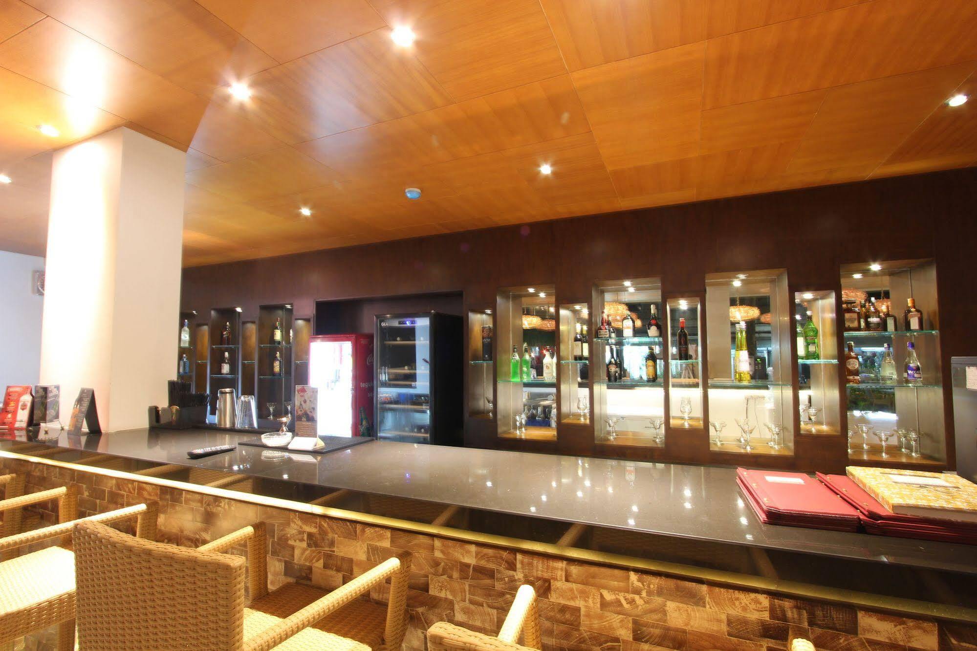 Grand La Walon Hotel Legian Dış mekan fotoğraf